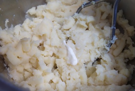 Фото шага рецепта Картофельная запеканка с грибами 190520 шаг 4  