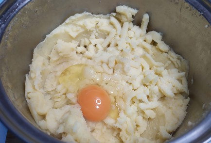 Фото шага рецепта Картофельная запеканка с грибами 190520 шаг 5  