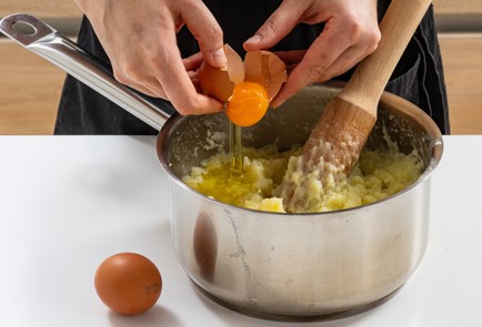 Фото шага рецепта Картофельная запеканка с печенью трески 175754 шаг 7