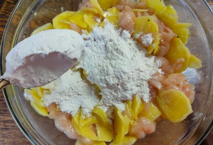 Фото шага рецепта Картофельнокуриная запеканка на сковороде 175087 шаг 9  