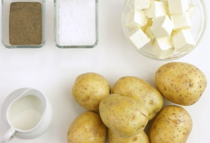 Фото шага рецепта Картофельное пюре по мотивам Робюшона 21336 шаг 1