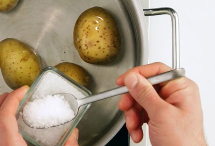 Фото шага рецепта Картофельное пюре по мотивам Робюшона 21336 шаг 2