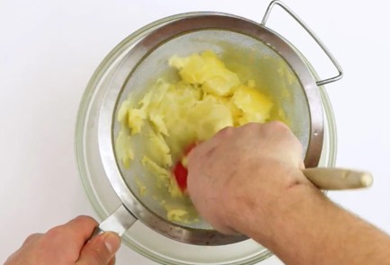 Фото шага рецепта Картофельное пюре по мотивам Робюшона 21336 шаг 4