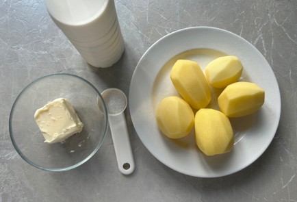 Фото шага рецепта Картофельное пюре на сливках 190025 шаг 1  