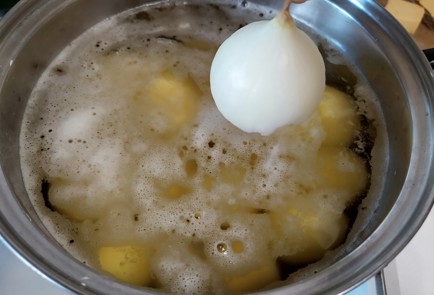 Фото шага рецепта Картофельное пюре с пармезаном 188052 шаг 2