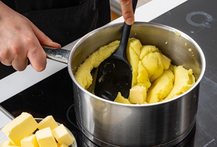 Фото шага рецепта Картофельное пюре Жоэля Робюшона 175612 шаг 6  