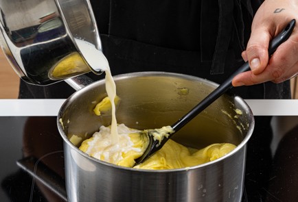 Фото шага рецепта Картофельное пюре Жоэля Робюшона 175612 шаг 7  