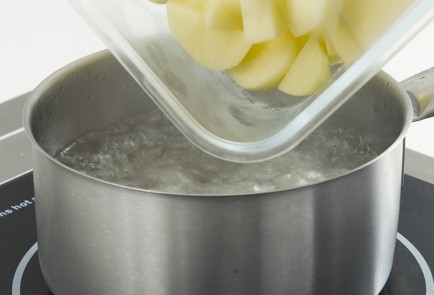 Фото шага рецепта Картофельные чуррос 79866 шаг 1  