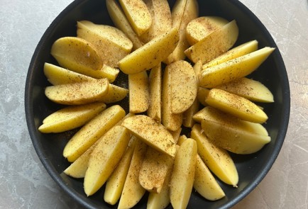 Фото шага рецепта Картофельные дольки в духовке 190010 шаг 6  