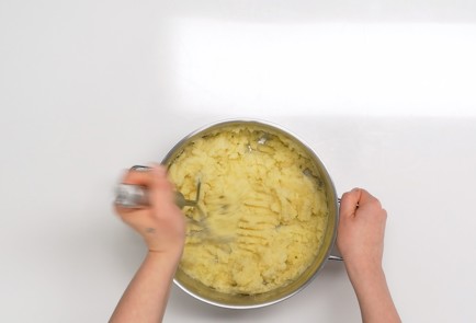 Фото шага рецепта Картофельные котлеты на растительном масле 45009 шаг 2  