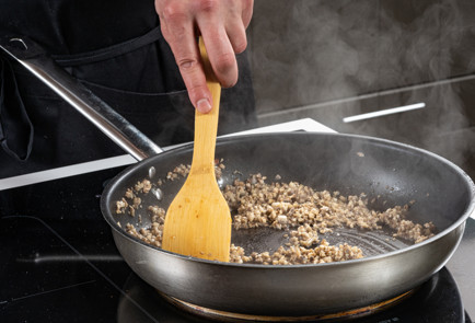 Фото шага рецепта Картофельные котлеты с грибами 191442 шаг 4  