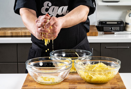 Фото шага рецепта Картофельные котлеты с грибами 191442 шаг 5  