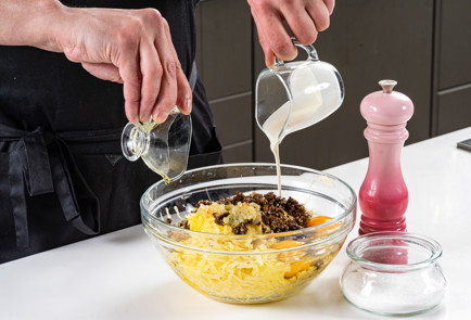 Фото шага рецепта Картофельные котлеты с грибами 191442 шаг 6  