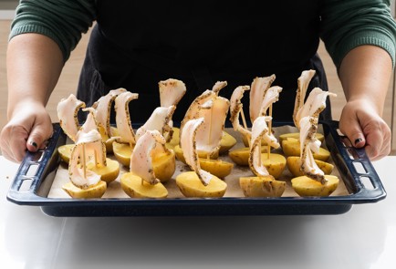 Фото шага рецепта Картофельные лодочки 151436 шаг 5  