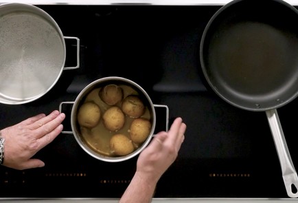 Фото шага рецепта Картофельные ньокки 151430 шаг 1  