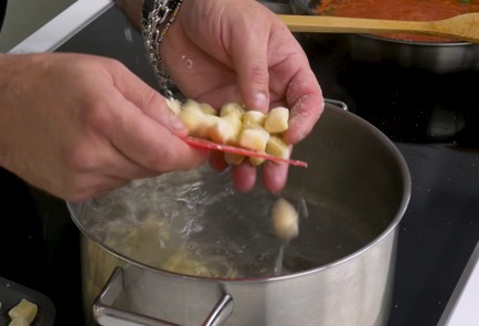 Фото шага рецепта Картофельные ньокки 151430 шаг 7  