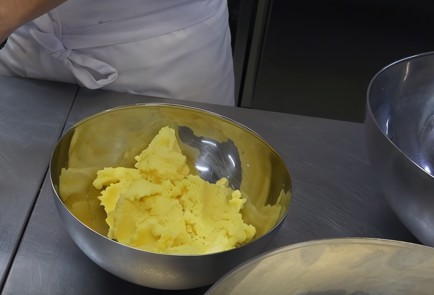 Фото шага рецепта Картофельные пончики Джузеппе Дави 137672 шаг 1  