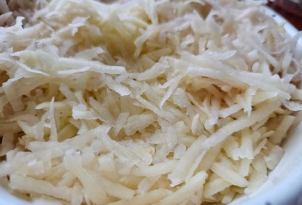 Фото шага рецепта Картофельные вафли с салом 186690 шаг 2  