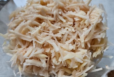 Фото шага рецепта Картофельные вафли с салом 186690 шаг 3  