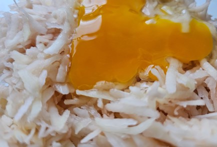 Фото шага рецепта Картофельные вафли с салом 186690 шаг 5  