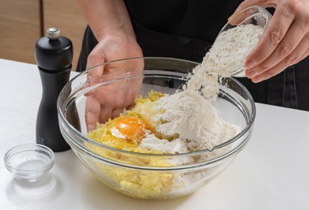 Фото шага рецепта Картофельные вафли 175105 шаг 4  