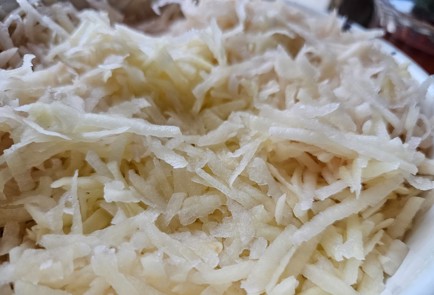 Фото шага рецепта Картофельные вафли 186651 шаг 2  