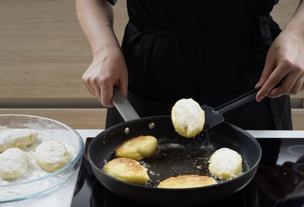 Фото шага рецепта Картофельные зразы с печенью трески 153084 шаг 11  