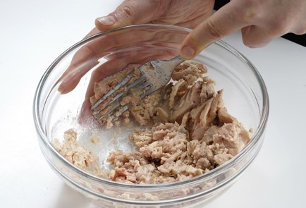 Фото шага рецепта Картофельные зразы с печенью трески 153084 шаг 7  