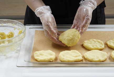 Фото шага рецепта Картофельные зразы с печенью трески 153084 шаг 9  