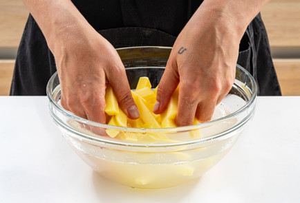 Фото шага рецепта Картошка фри в аэрогриле 189913 шаг 3  