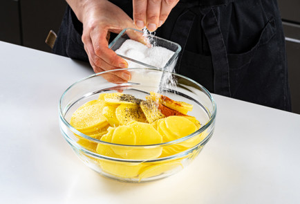 Фото шага рецепта Картошка с фаршем и сыром в духовке 191191 шаг 4  