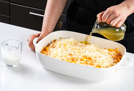 Фото шага рецепта Картошка с фаршем и сыром в духовке 191191 шаг 8  