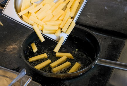 Фото шага рецепта Жареная картошка с лесными грибами 138296 шаг 4  