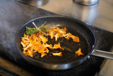 Фото шага рецепта Жареная картошка с лесными грибами 138296 шаг 7  