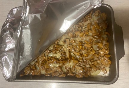 Фото шага рецепта Картошка с лисичками запеченные в сливках 174273 шаг 11  