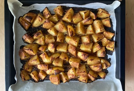 Фото шага рецепта Картошка с соусом из томатов и базилика 174554 шаг 10  