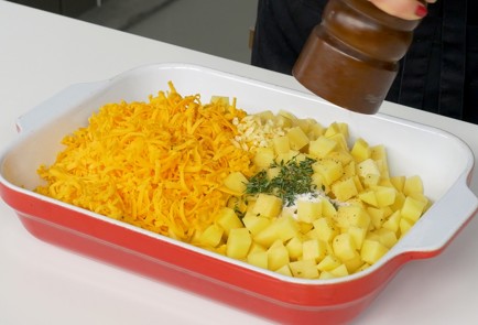 Фото шага рецепта Картошка с сыром в духовке 151511 шаг 4  