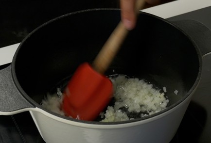 Фото шага рецепта Картошка с тушенкой 139664 шаг 1