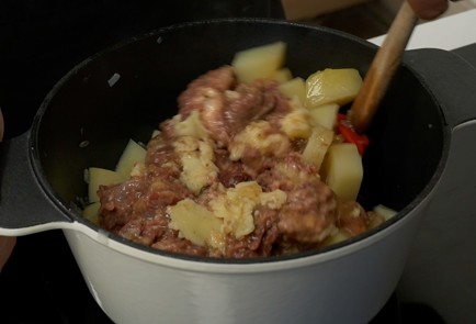 Фото шага рецепта Картошка с тушенкой 139664 шаг 3
