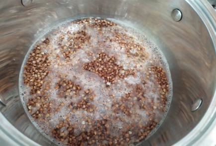 Фото шага рецепта Каша гречневая на молоке 190134 шаг 3  