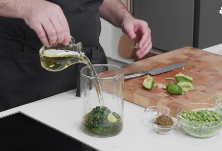 Фото шага рецепта Кефаль с овощами в соусе зеленый карри 188773 шаг 7  