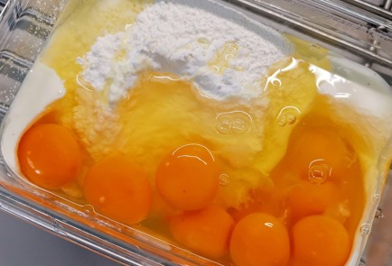 Фото шага рецепта Кефирные блины по Дюкану 174407 шаг 3  