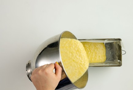 Фото шага рецепта Кекс из семолы кокосового ореха и мармелада 57038 шаг 2  