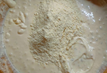 Фото шага рецепта Кекс с домашним вареньем 191353 шаг 8  