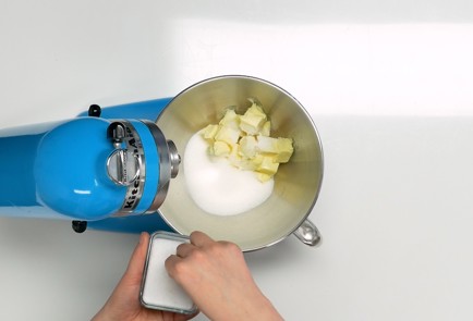 Фото шага рецепта Кекс с изюмом 140792 шаг 3  