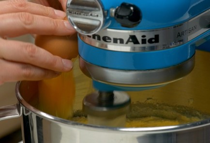 Фото шага рецепта Кекс с изюмом 140792 шаг 4  