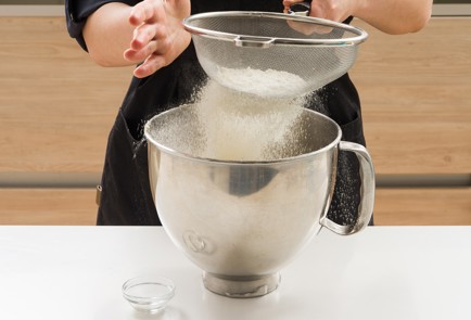 Фото шага рецепта Кекс с сердцем 151982 шаг 3  