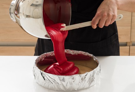 Фото шага рецепта Кекс с сердцем 151982 шаг 4  