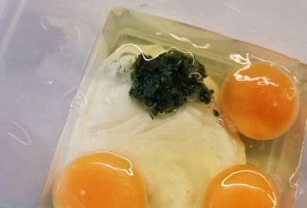 Фото шага рецепта Кетоблины со шпинатом 174877 шаг 2