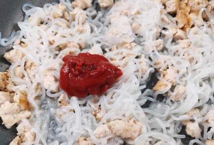 Фото шага рецепта Кетомакароны пофлотски с курицей 186806 шаг 8  